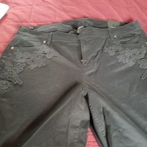 Women's capris